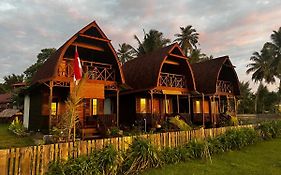 Momos Surf Shack