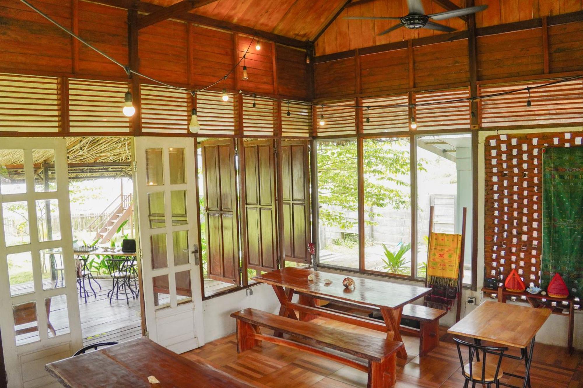 Momos Surf Shack Hotel Salul Exterior photo