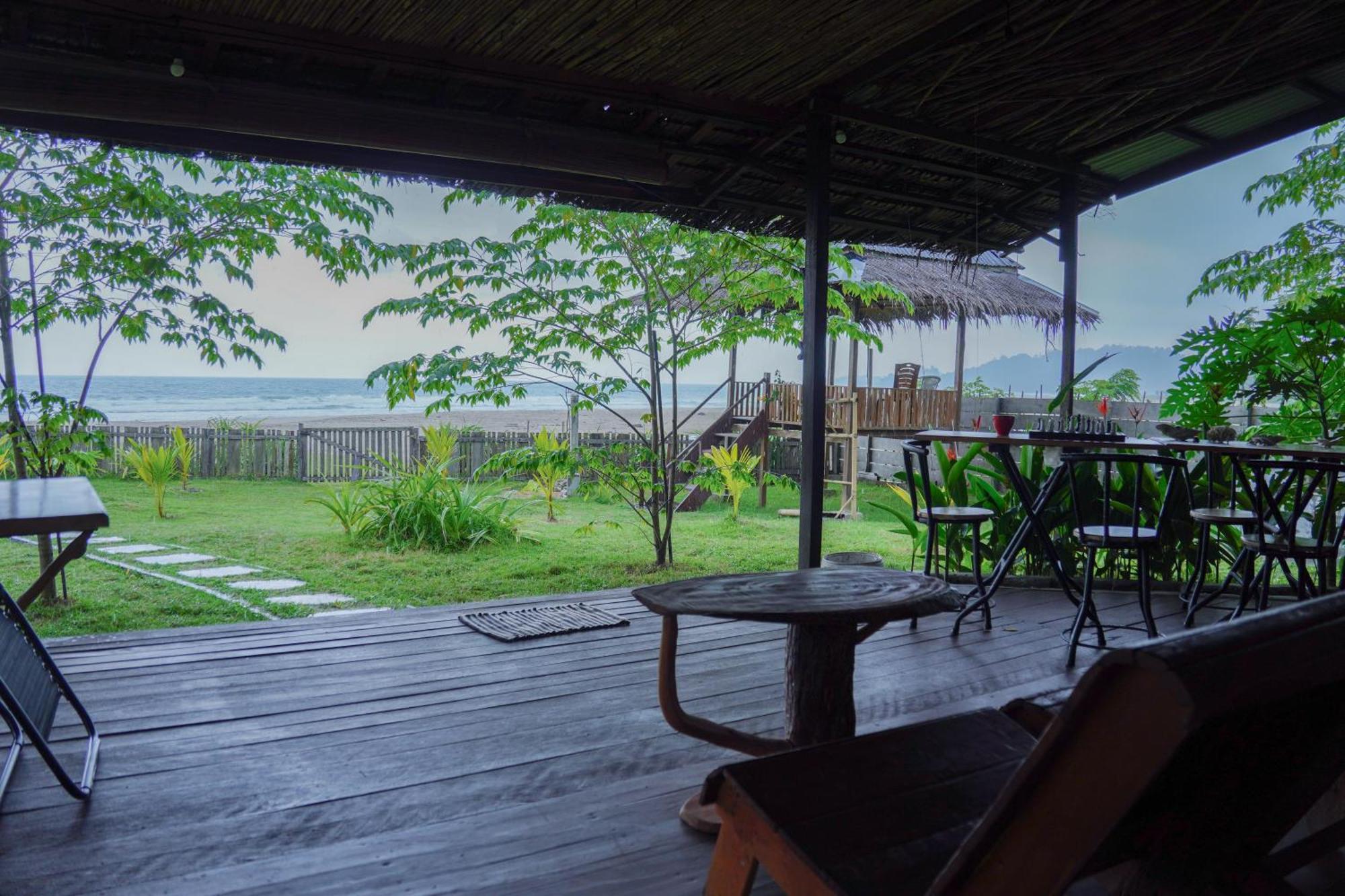 Momos Surf Shack Hotel Salul Exterior photo